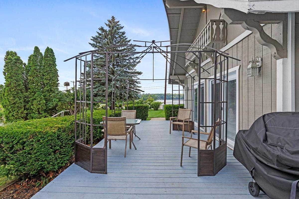Newaygo Lakeside Getaway With Dock, Firepit, Grill מראה חיצוני תמונה
