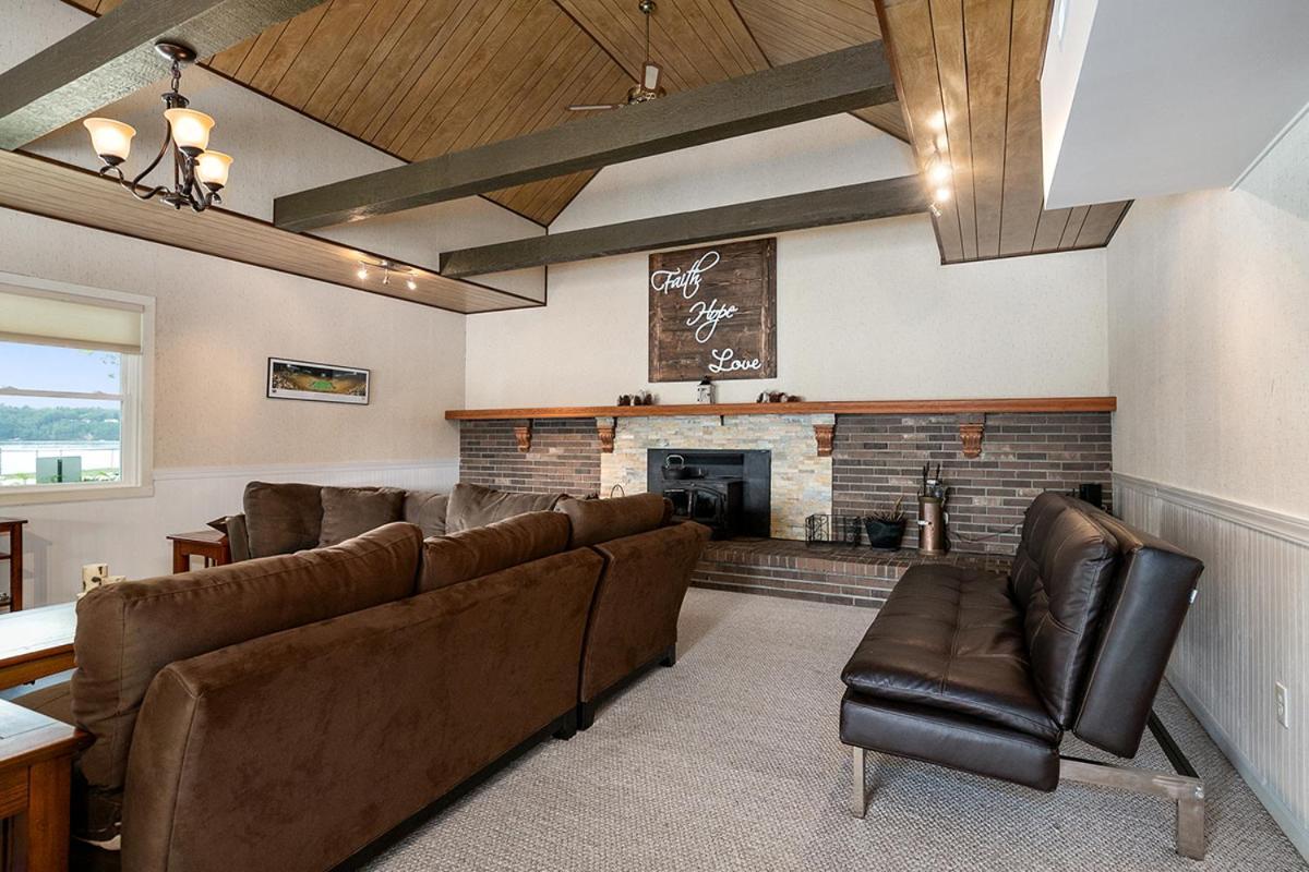 Newaygo Lakeside Getaway With Dock, Firepit, Grill מראה חיצוני תמונה