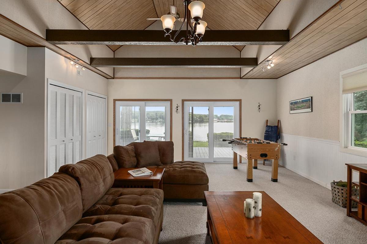 Newaygo Lakeside Getaway With Dock, Firepit, Grill מראה חיצוני תמונה